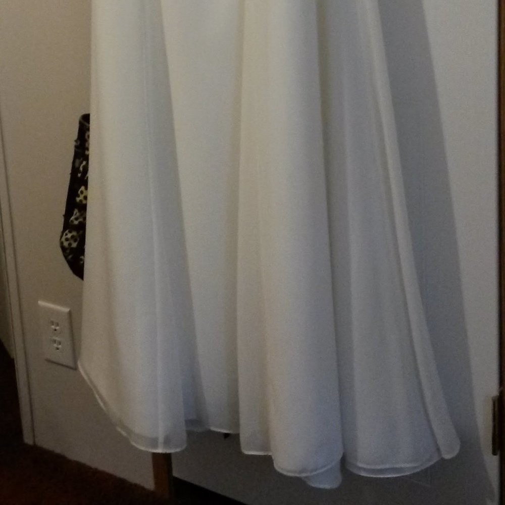 WEDDING DRESS - Picture 7 of 8